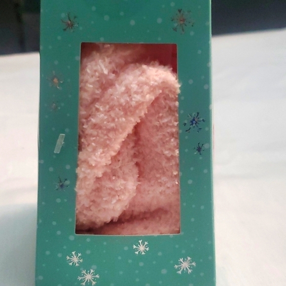 Cozy Comfy Feet- Santa's Cookies Scented Foot Lotion & Plush Sock Set - Picture 3 of 3